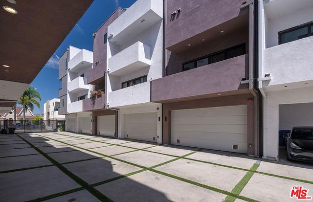 5623 Murray Lane, Los Angeles, CA 90016