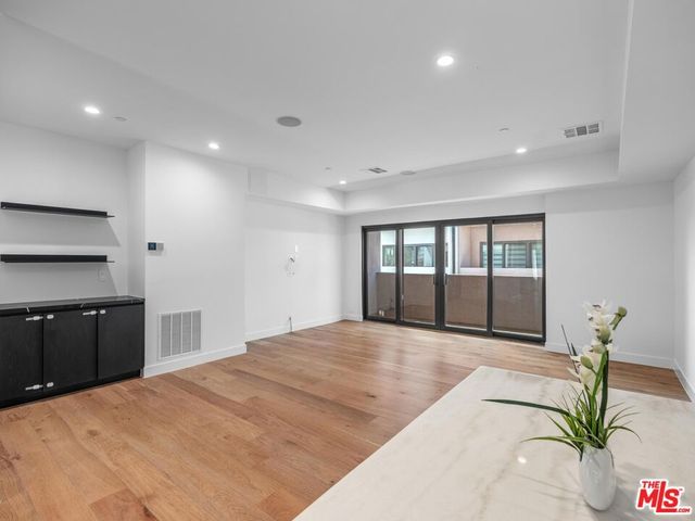 5623 Murray Lane, Los Angeles, CA 90016