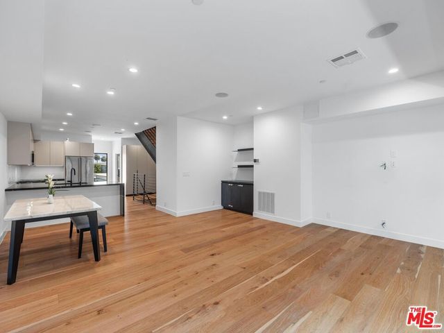 5623 Murray Lane, Los Angeles, CA 90016