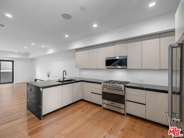 5623 Murray Lane, Los Angeles, CA 90016