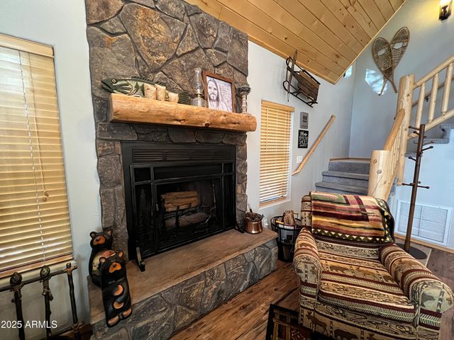 2240 FAIRWAY Drive, Overgaard, AZ 85933