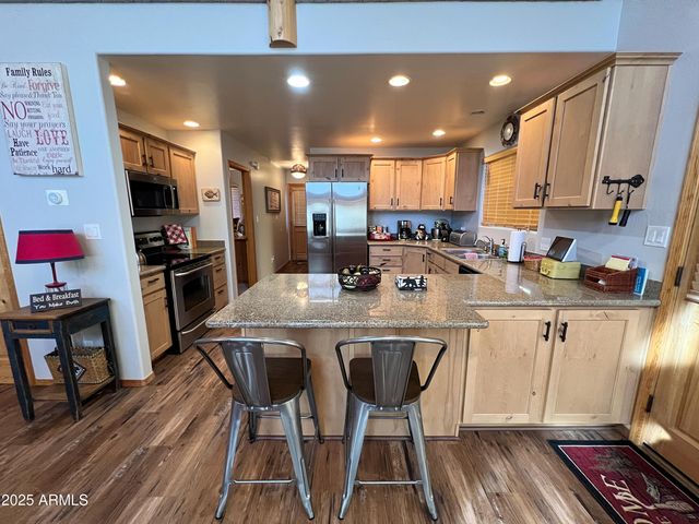 2240 FAIRWAY Drive, Overgaard, AZ 85933