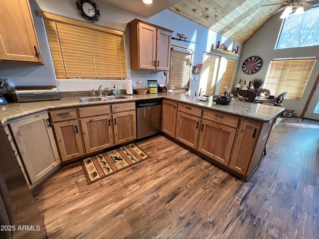 2240 FAIRWAY Drive, Overgaard, AZ 85933