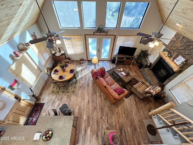 2240 FAIRWAY Drive, Overgaard, AZ 85933