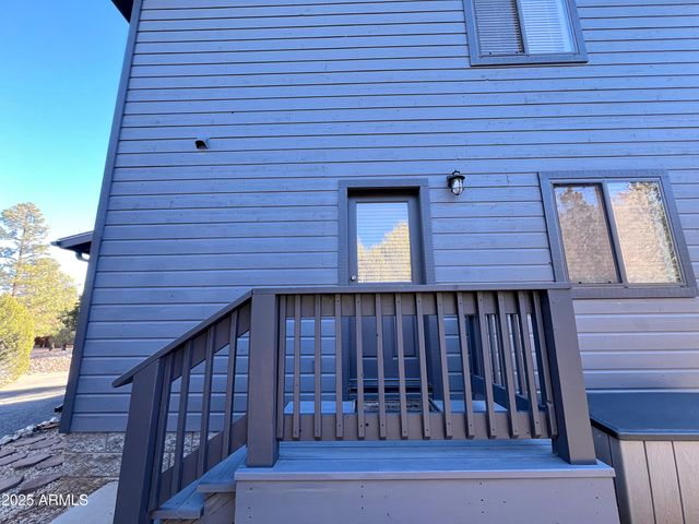 2240 FAIRWAY Drive, Overgaard, AZ 85933