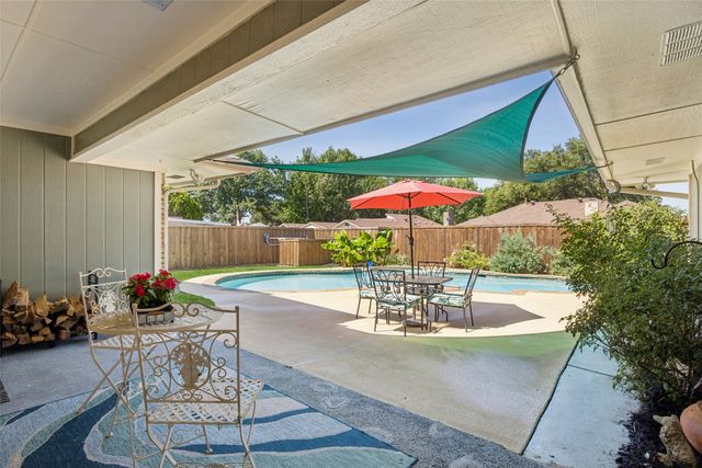 2819 Staffordshire Drive, Carrollton, TX 75007