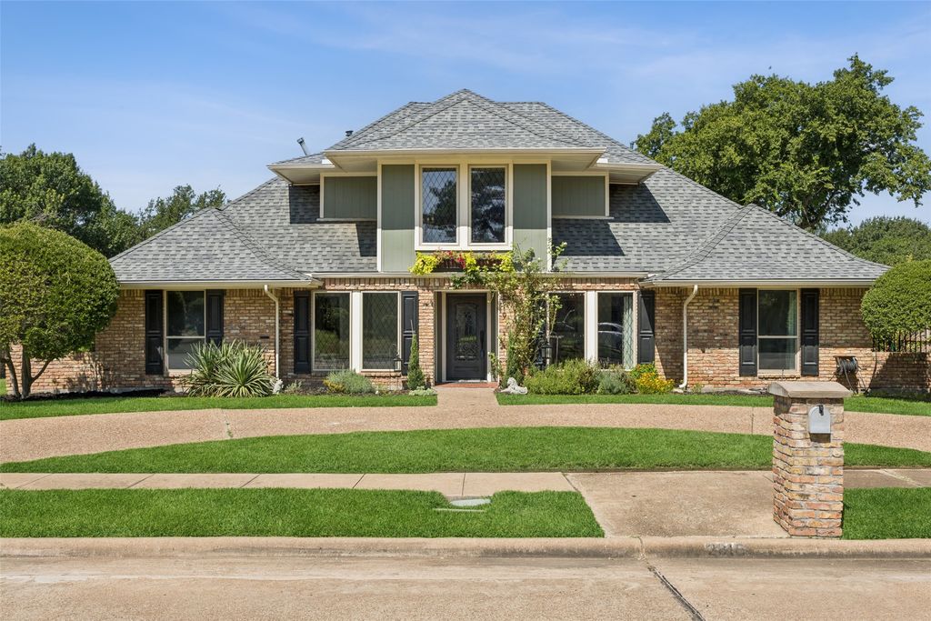 2819 Staffordshire Drive, Carrollton, TX 75007