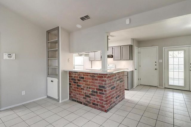 929 Saint Timothy St, Corpus Christi, TX 78418