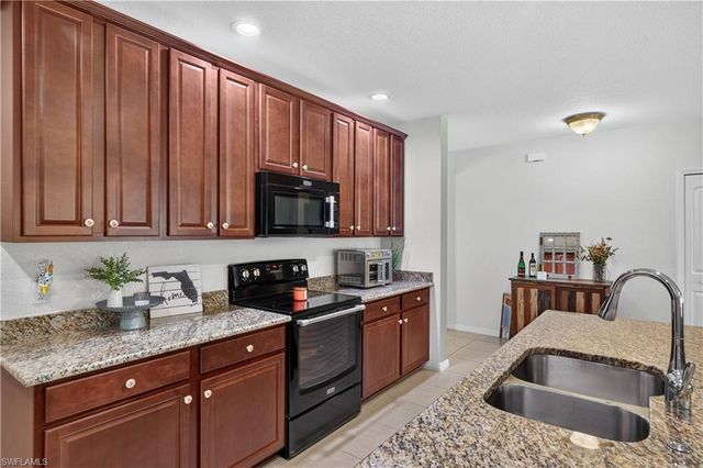 3409 SW 3rd ST, Cape Coral, FL 33991