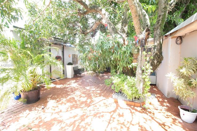 359 E 12th St, Hialeah, FL 33010