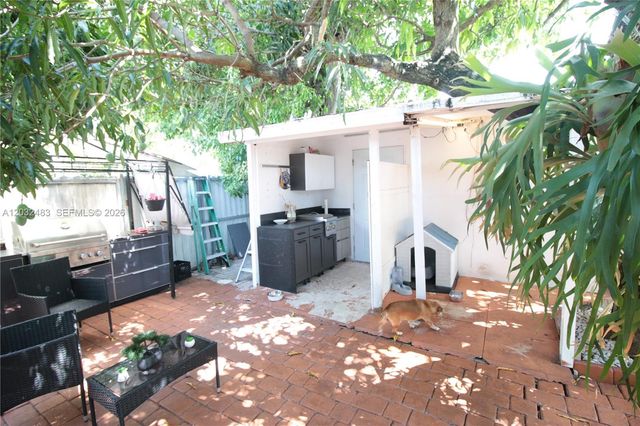 359 E 12th St, Hialeah, FL 33010