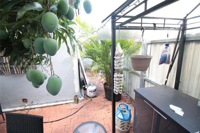 359 E 12th St, Hialeah, FL 33010
