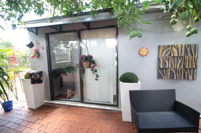 359 E 12th St, Hialeah, FL 33010