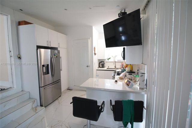 359 E 12th St, Hialeah, FL 33010