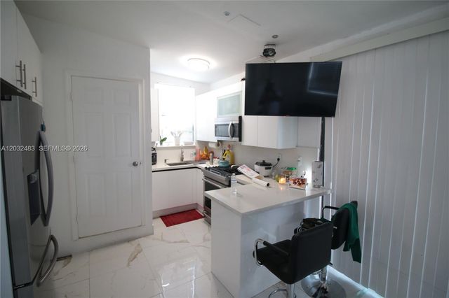 359 E 12th St, Hialeah, FL 33010