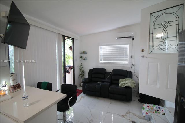 359 E 12th St, Hialeah, FL 33010