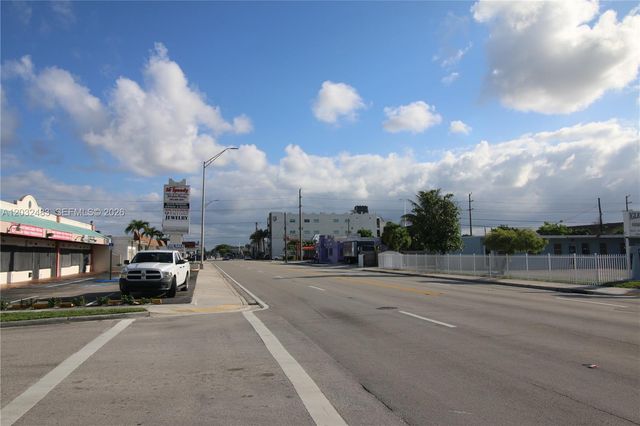 359 E 12th St, Hialeah, FL 33010