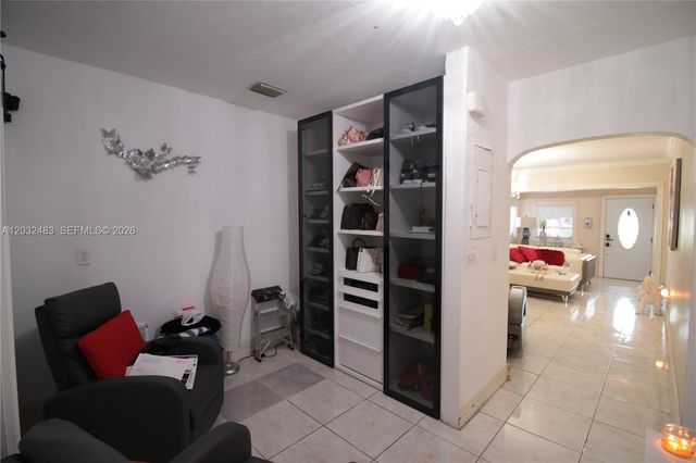 359 E 12th St, Hialeah, FL 33010