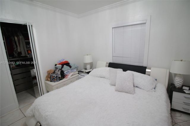 359 E 12th St, Hialeah, FL 33010