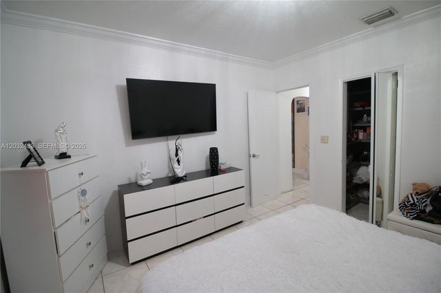 359 E 12th St, Hialeah, FL 33010