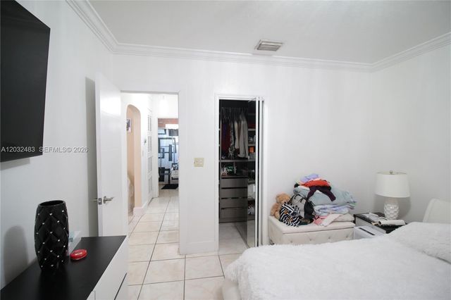 359 E 12th St, Hialeah, FL 33010