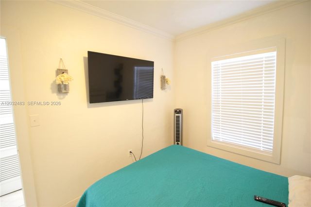 359 E 12th St, Hialeah, FL 33010