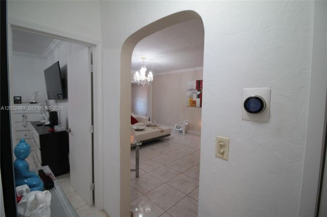 359 E 12th St, Hialeah, FL 33010