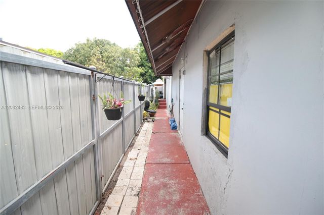 359 E 12th St, Hialeah, FL 33010