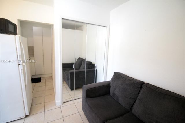 359 E 12th St, Hialeah, FL 33010
