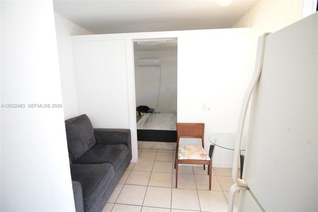 359 E 12th St, Hialeah, FL 33010