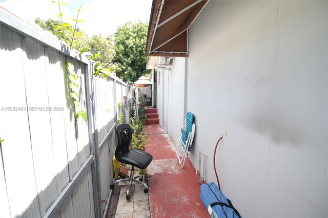 359 E 12th St, Hialeah, FL 33010