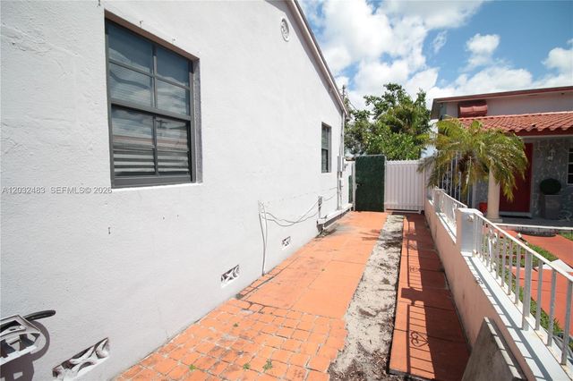 359 E 12th St, Hialeah, FL 33010