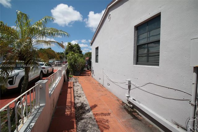 359 E 12th St, Hialeah, FL 33010