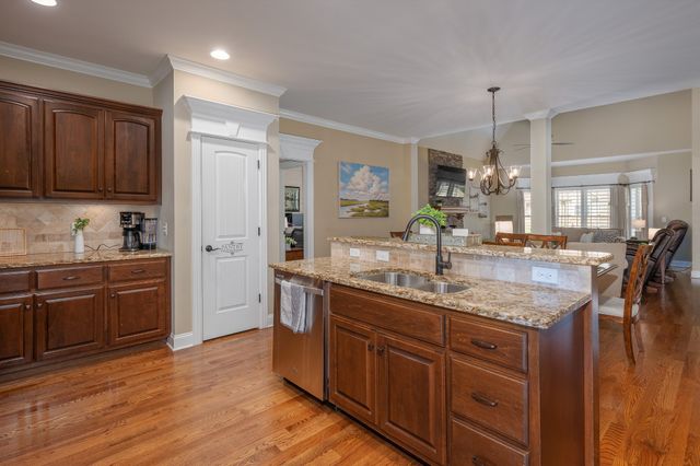 1114 Matheus Dr, Murfreesboro, TN 37128