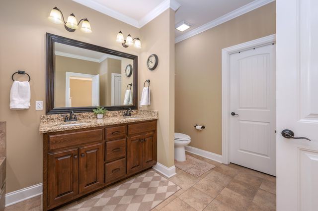 1114 Matheus Dr, Murfreesboro, TN 37128