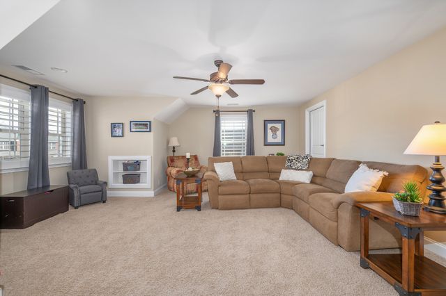 1114 Matheus Dr, Murfreesboro, TN 37128