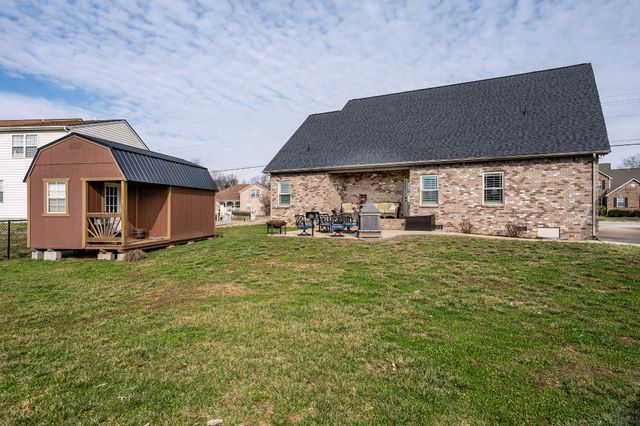 1114 Matheus Dr, Murfreesboro, TN 37128