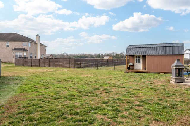 1114 Matheus Dr, Murfreesboro, TN 37128