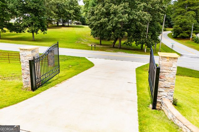 2070 Lovvorn Road, Carrollton, GA 30117