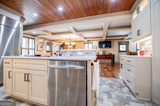 2070 Lovvorn Road, Carrollton, GA 30117