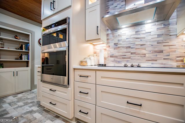 2070 Lovvorn Road, Carrollton, GA 30117