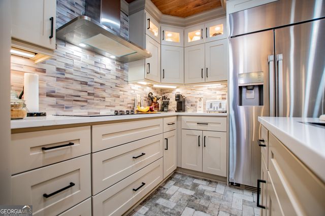 2070 Lovvorn Road, Carrollton, GA 30117