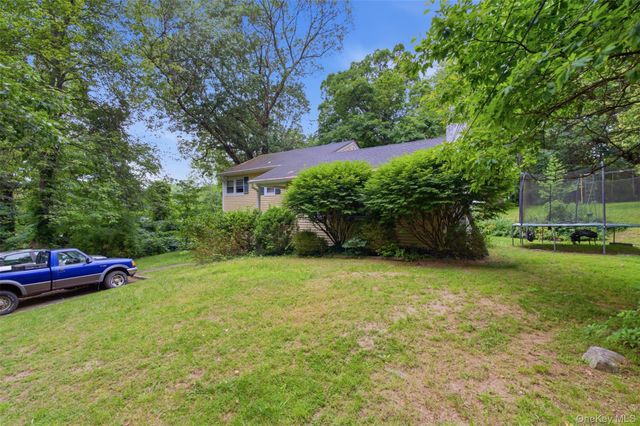 4 Lorraine Road, South Salem, NY 10590