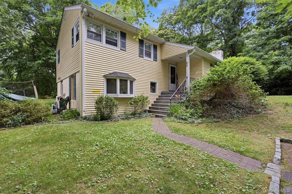 4 Lorraine Road, South Salem, NY 10590