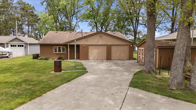 W378S5074 W Pretty Lake ROAD, Dousman, WI 53118