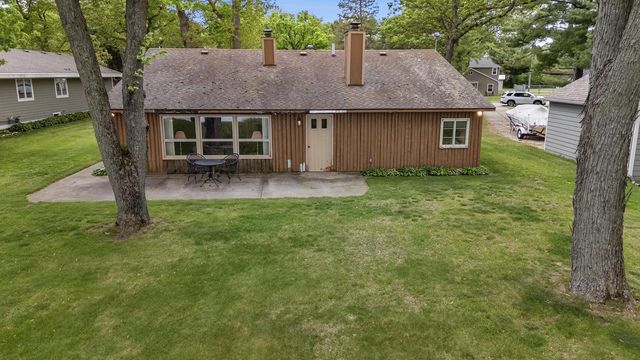 W378S5074 W Pretty Lake ROAD, Dousman, WI 53118