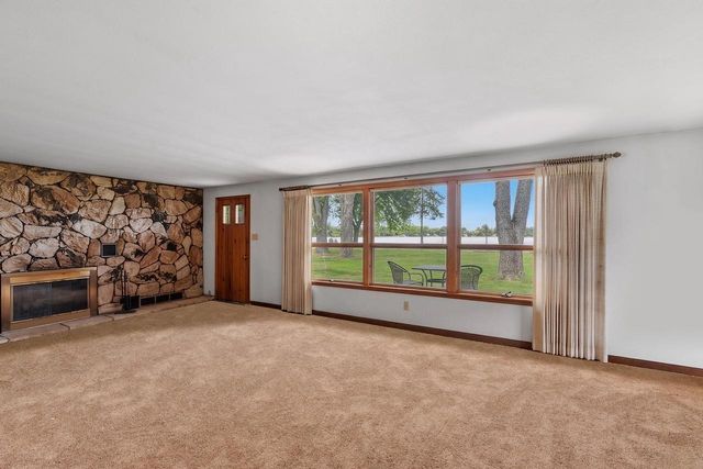 W378S5074 W Pretty Lake ROAD, Dousman, WI 53118