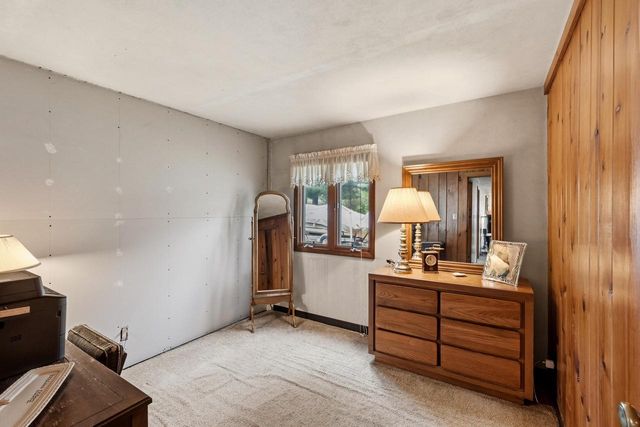 W378S5074 W Pretty Lake ROAD, Dousman, WI 53118
