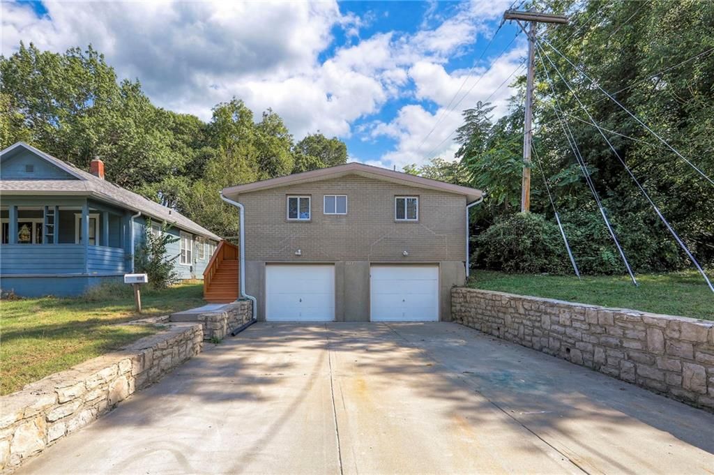 1103 S Crisp Street, Independence, MO 64054