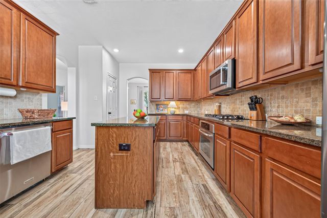 9634 Empress Crossing Drive, Spring, TX 77379